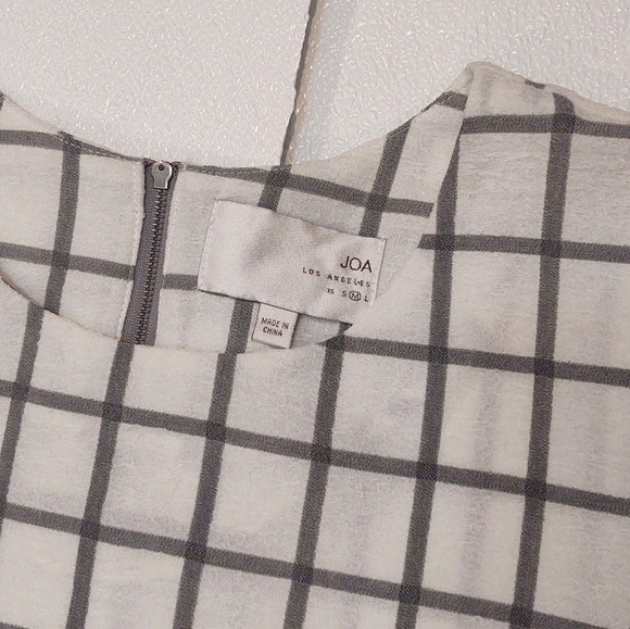 JOA Windowpane Print Blouse - Picture 2 of 4